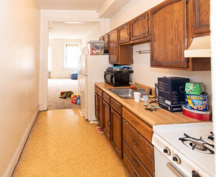 More Photos Of 46 W Biddle St, Baltimore Apartments For Sale