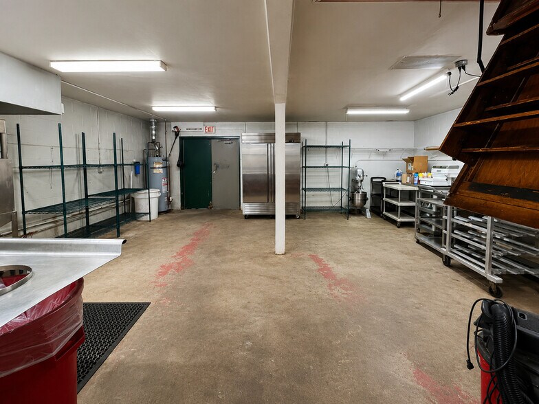 More Photos Of 228 E Washington St, Oswego Restaurant For Lease