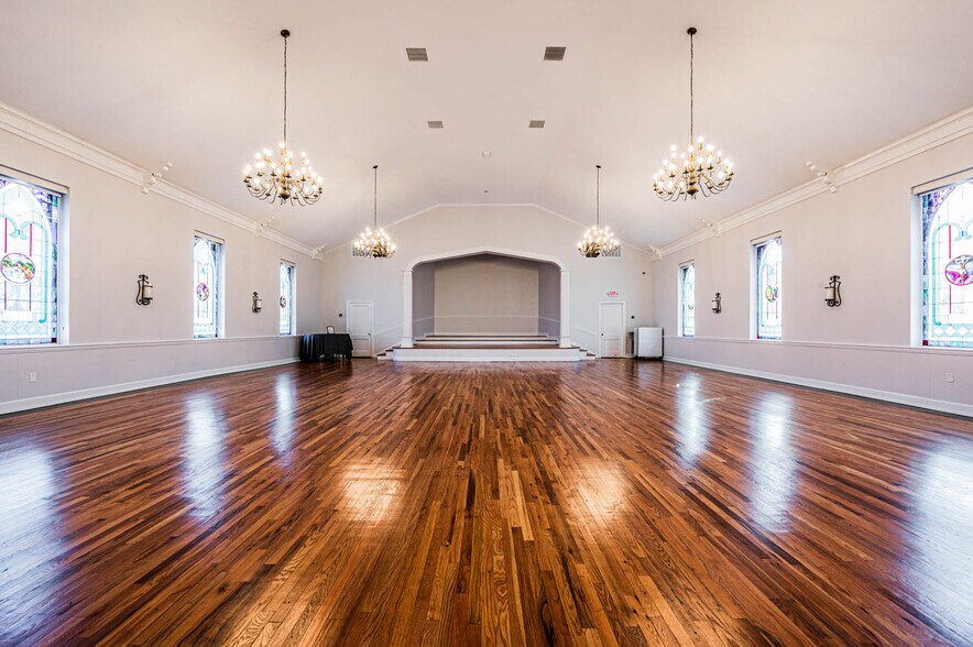 More Photos Of 824 Lehman Ave, Bowling Green Religious Facility For Sale