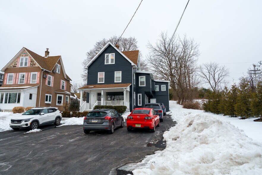 More Photos Of 1029 Lancaster Ave, Berwyn Apartments For Lease