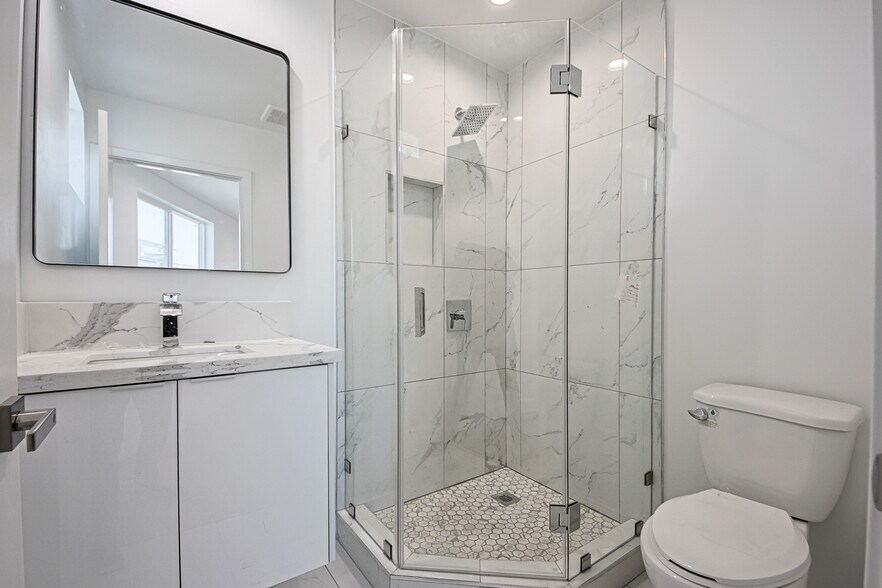 More Photos Of 1636 Longwood Ave, Los Angeles Apartments For Sale