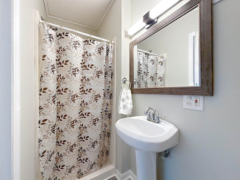 More Photos Of 421 NW 14th Pl, Crystal River Apartments For Sale