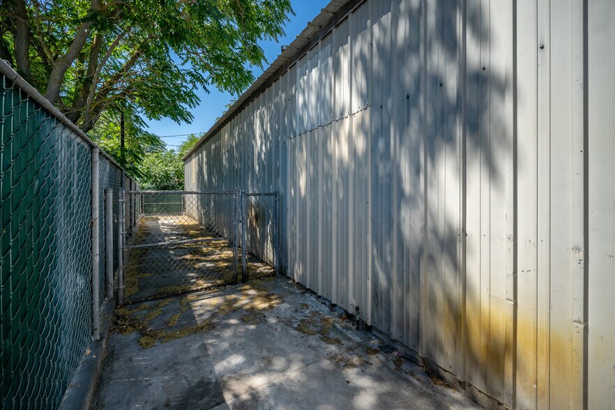 More Photos Of 604 30th St, Paso Robles Industrial For Lease
