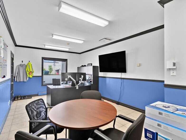 More Photos Of 9330 Boul Bourque, Sherbrooke Industrial For Sale