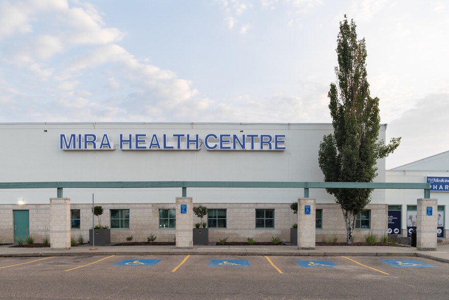 More Photos Of 11910 111th Ave NW, Edmonton Medical For Lease