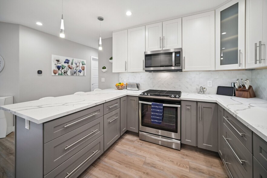 More Photos Of 8434 Oakdale Ave, Winnetka Multifamily For Sale