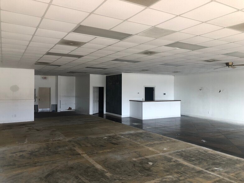 More Photos Of 6483 Cleveland Hwy, Clermont General Retail For Sale