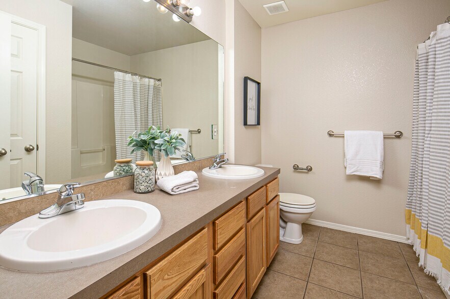More Photos Of 701-715 17th St, Greeley Apartments For Sale