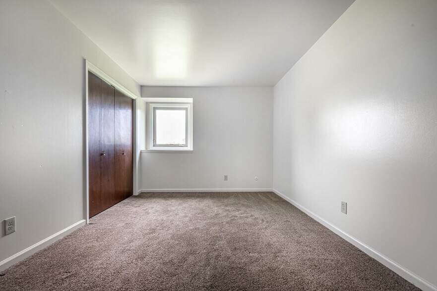 More Photos Of 261 Beattie Ave, Lockport Apartments For Sale