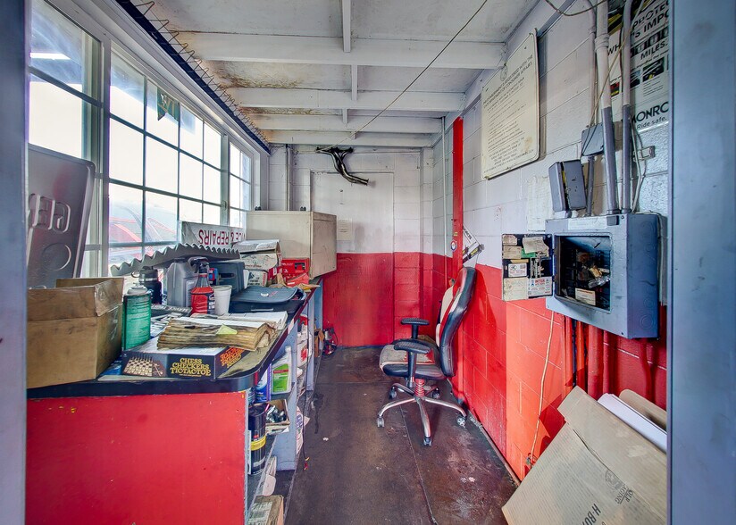 More Photos Of 1860 N Hacienda Blvd, La Puente Auto Repair For Sale