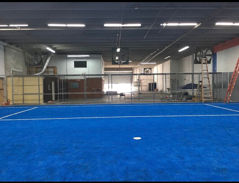 More Photos Of 8111-8113 NW 54th St, Miami Warehouse For Lease