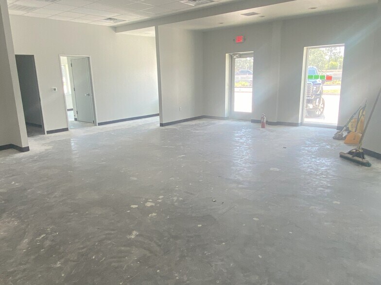 More Photos Of 4215 Gulf Fwy, Dickinson Freestanding For Lease