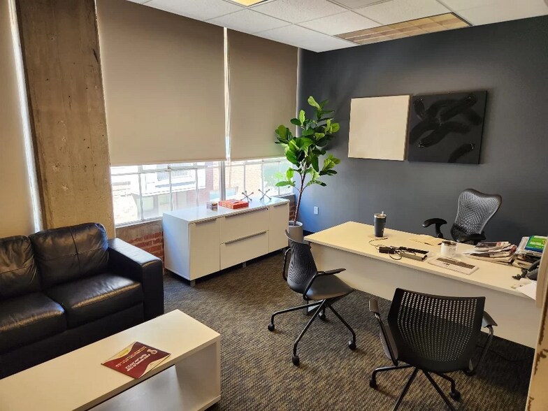 More Photos Of 1307 W Morehead St, Charlotte Office For Sale