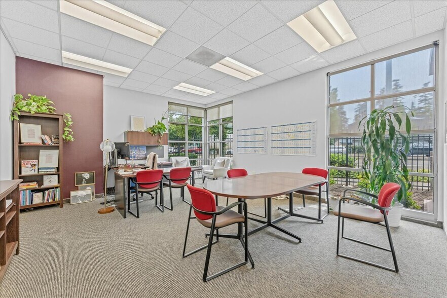 More Photos Of 250 Division St NE, Salem Office For Sale