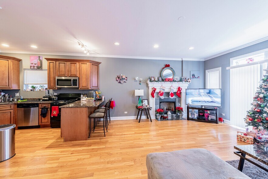 More Photos Of 6229 N Richmond St, Chicago Apartments For Sale