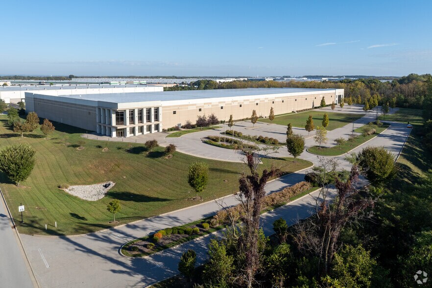 More Photos Of 350 Salem Rd, Jeffersonville Warehouse For Lease