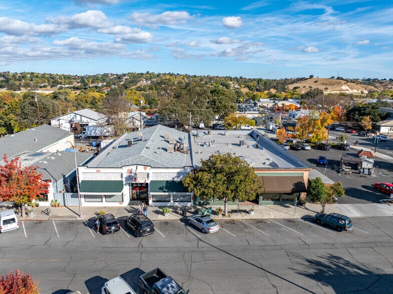 More Photos Of 1306 Pine St, Paso Robles Storefront For Sale