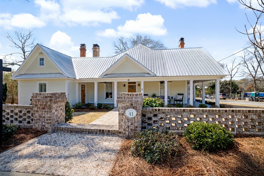 Primary Photo Of 36 Broad St, Senoia Office For Lease