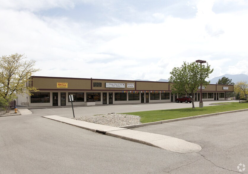 More Photos Of 2537-2579 Airport Rd, Colorado Springs General Retail For Lease