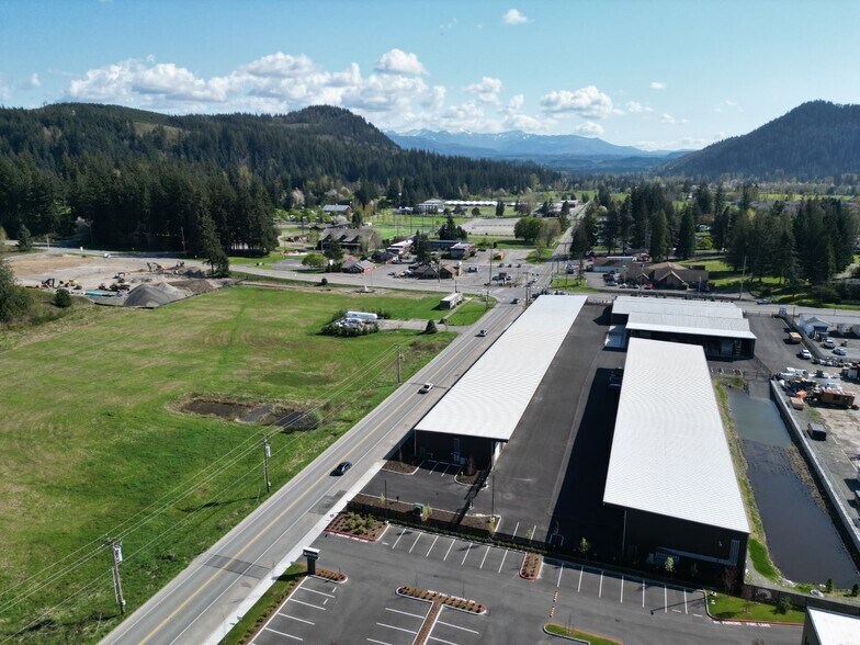 More Photos Of 2024 Farman St N, Enumclaw Distribution For Lease