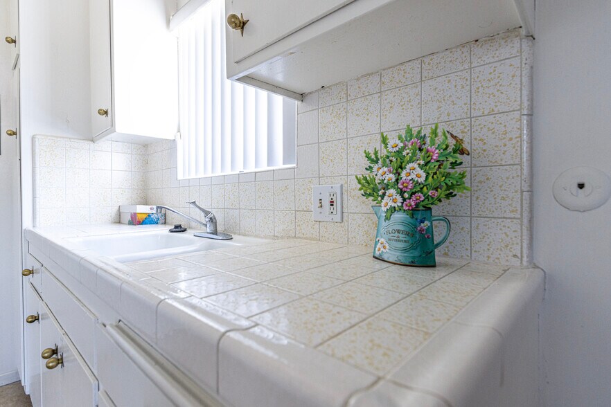More Photos Of 14716 Magnolia Blvd, Sherman Oaks Apartments For Sale
