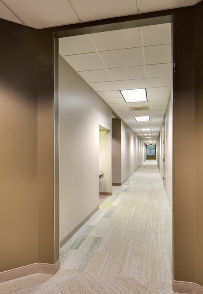 More Photos Of 65 Germantown Ct, Memphis Office For Lease