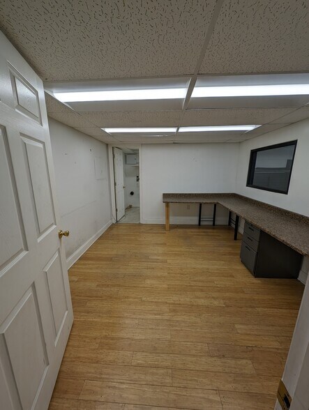 More Photos Of 300-314 Legion Ave, Annapolis Light Manufacturing For Lease