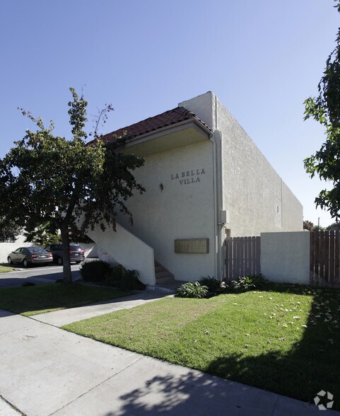 More Photos Of 3300 W Orange Ave, Anaheim Multifamily For Sale