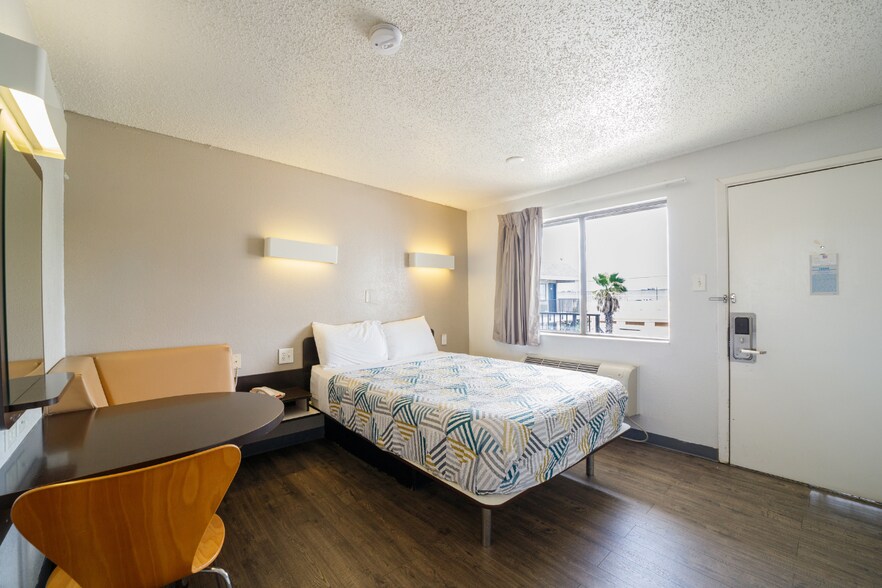 More Photos Of 5522 N Pan Am Expy, San Antonio Hotel For Sale