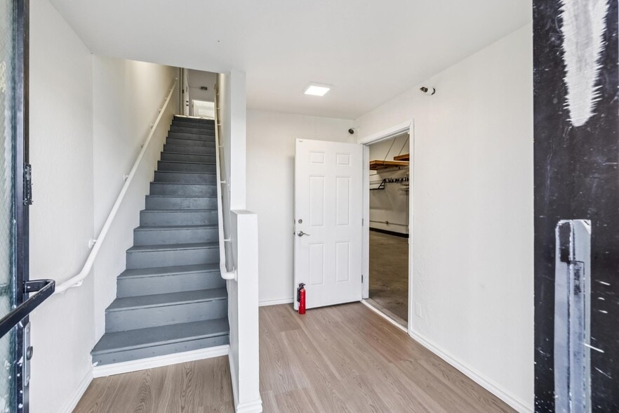 More Photos Of 2250 Jerrold Ave, San Francisco Warehouse For Sale