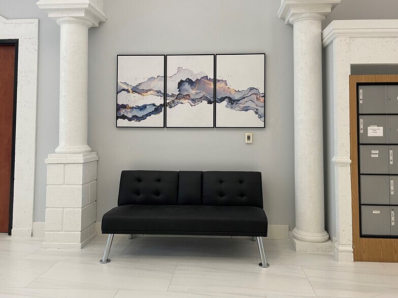 More Photos Of 6905 N Wickham Rd, Melbourne Office For Lease