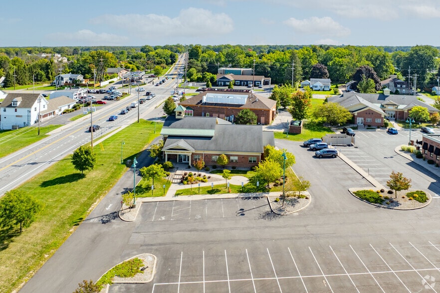 More Photos Of 815 Ridge Rd, Webster Bank For Lease
