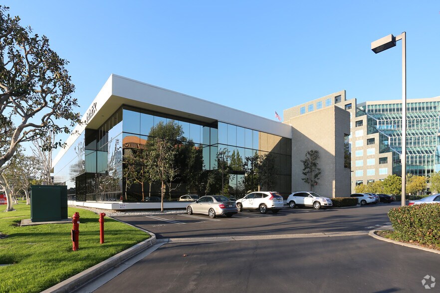 More Photos Of 2415 Campus Dr, Irvine Office For Lease