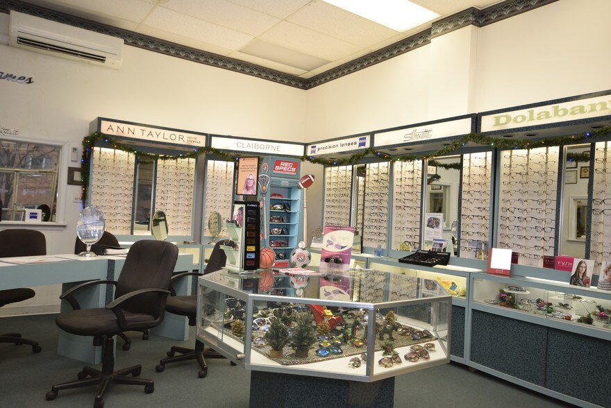 More Photos Of 701 W Broad St, Falls Church Office For Sale