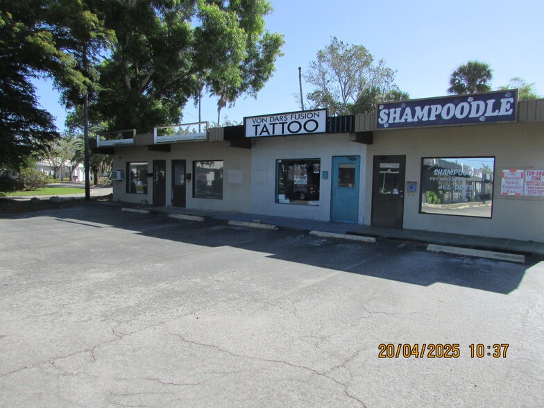 More Photos Of 12691-12695 Mcgregor Blvd, Fort Myers Unknown For Lease