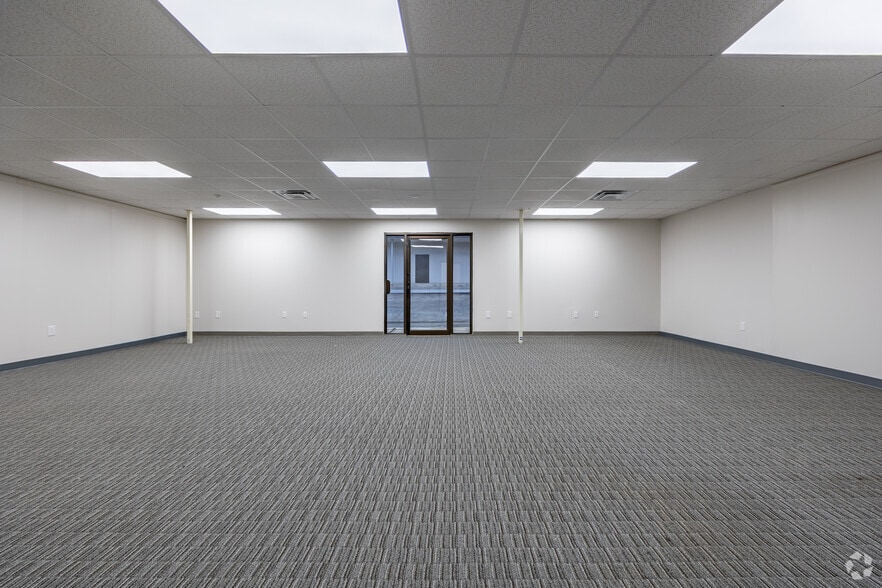 More Photos Of 2720 Sheraton Dr, Macon-Bibb Unknown For Lease