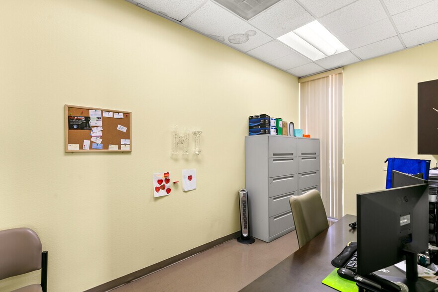 More Photos Of 7170 Smoke Ranch Rd, Las Vegas Office For Lease