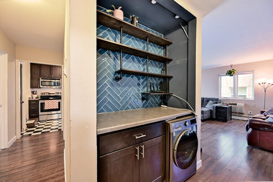 More Photos Of 1321 N Franklin Pl, Milwaukee Apartments For Sale