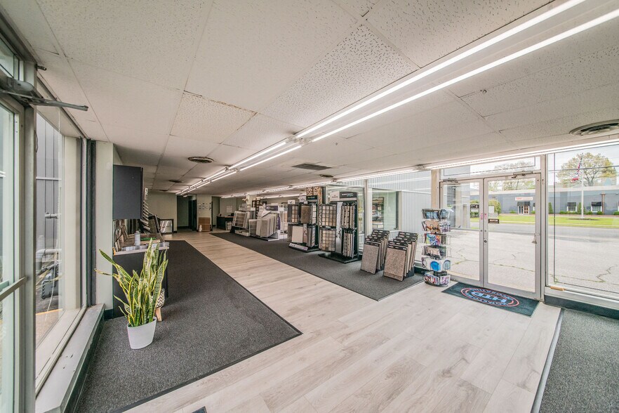 More Photos Of 901 Broadway St, Paducah Warehouse For Sale