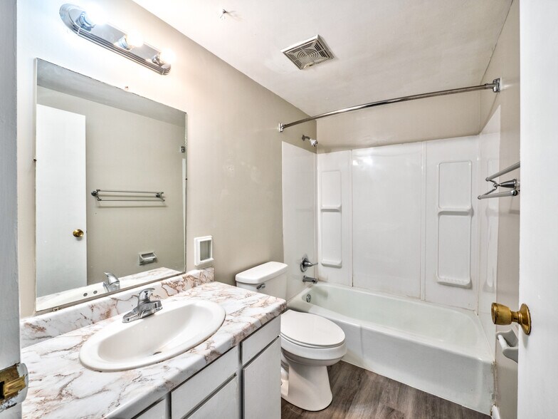 More Photos Of 4037 S Rose St, Kalamazoo Apartments For Sale