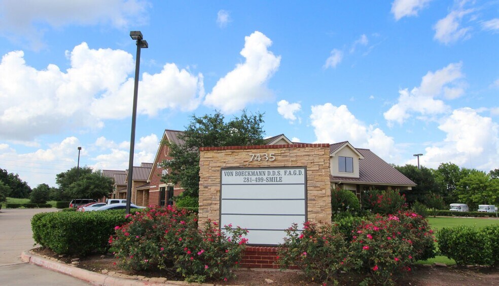 More Photos Of 7435 Highway 6, Missouri City Office For Lease