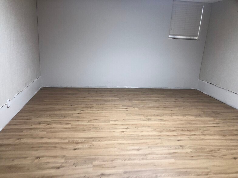 More Photos Of 1600 Norris Rd, Bakersfield Office For Sale