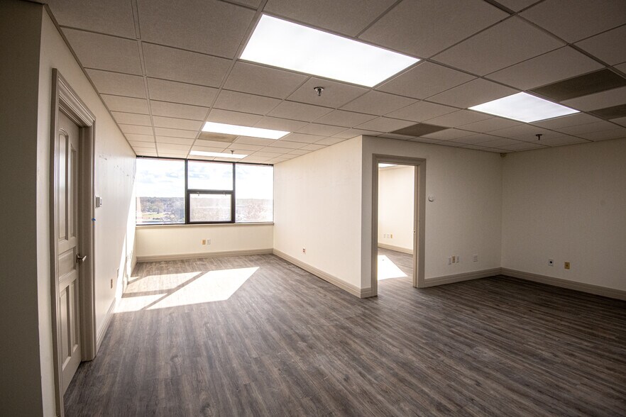 More Photos Of 10 Allen St, Toms River Office For Lease