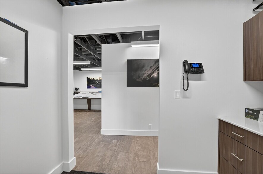 More Photos Of 442 NW 35th St, Boca Raton Office For Sale