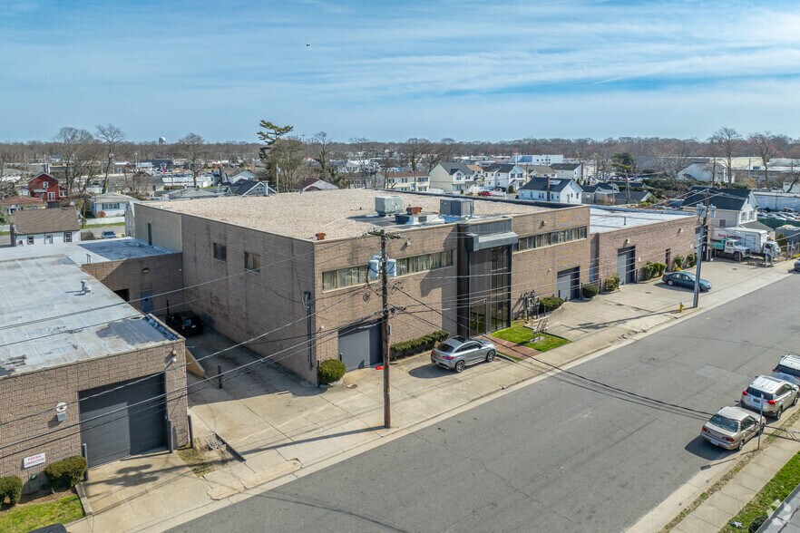 More Photos Of 22 Sprague Ave, Amityville Warehouse For Sale