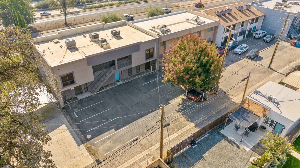 More Photos Of 1606 W Mineral King Ave, Visalia Office For Sale