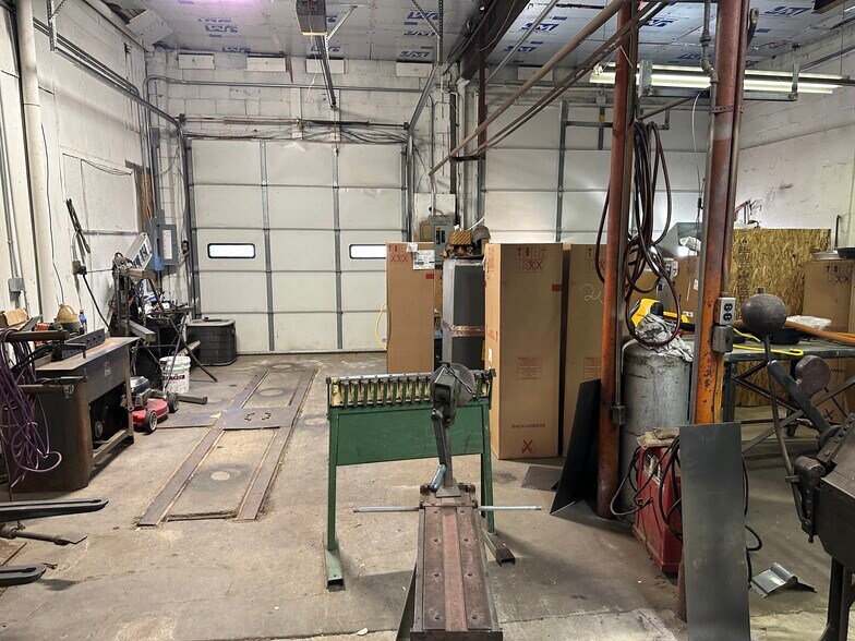 More Photos Of 546 W 5th St, Clare Flex For Sale