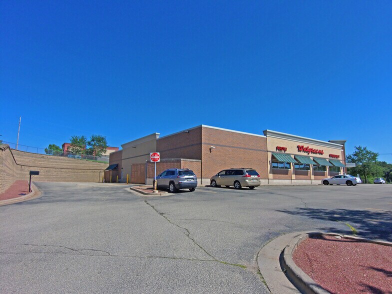 More Photos Of 675 S Water St, Platteville Drugstore For Sale