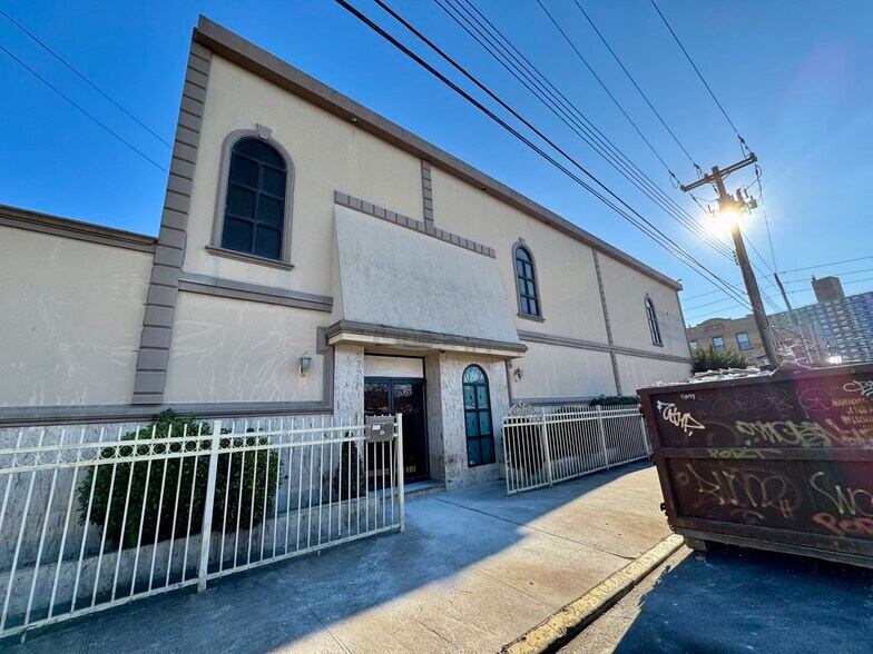 More Photos Of 2629 Harway Ave, Brooklyn Funeral Home For Lease