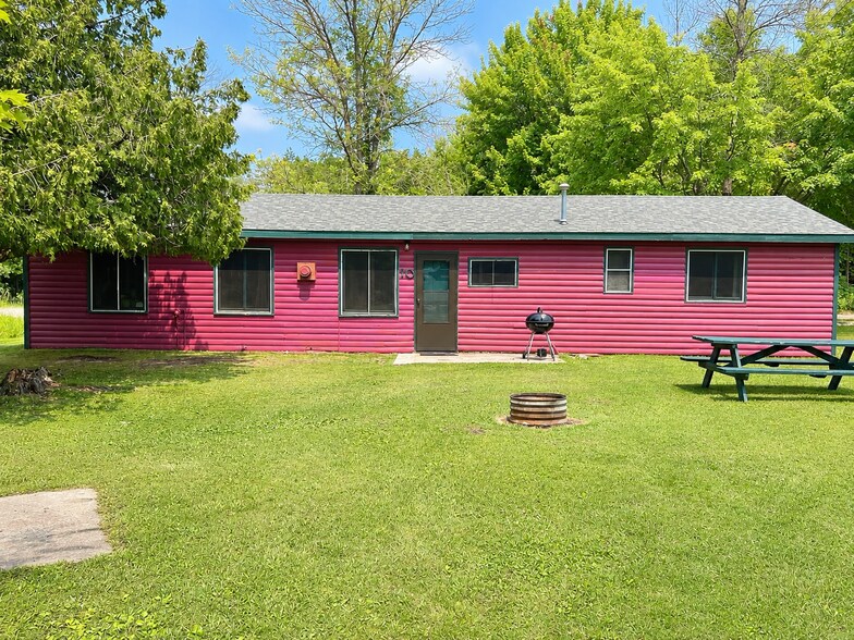 More Photos Of W17461 Norton Rd, Gould City Hotel For Sale